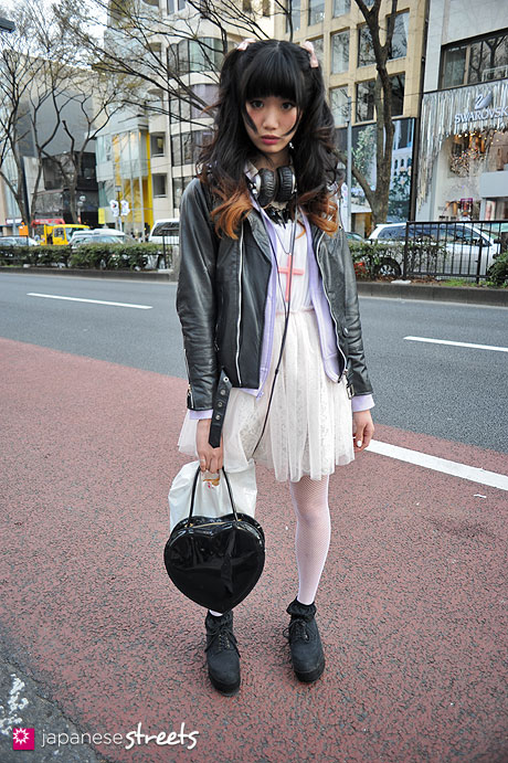 120407-9605: Japanese street fashion in Harajuku, Tokyo