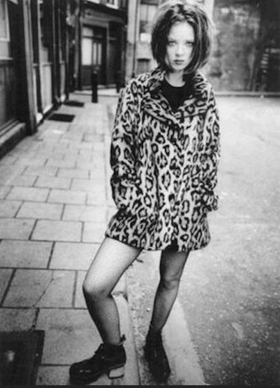 raab mainstream shirley manson